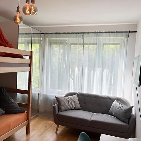 Gemuetliche Privatzimmer Mit Geteiltem Bad, Kueche Und Garten Munich Exterior photo
