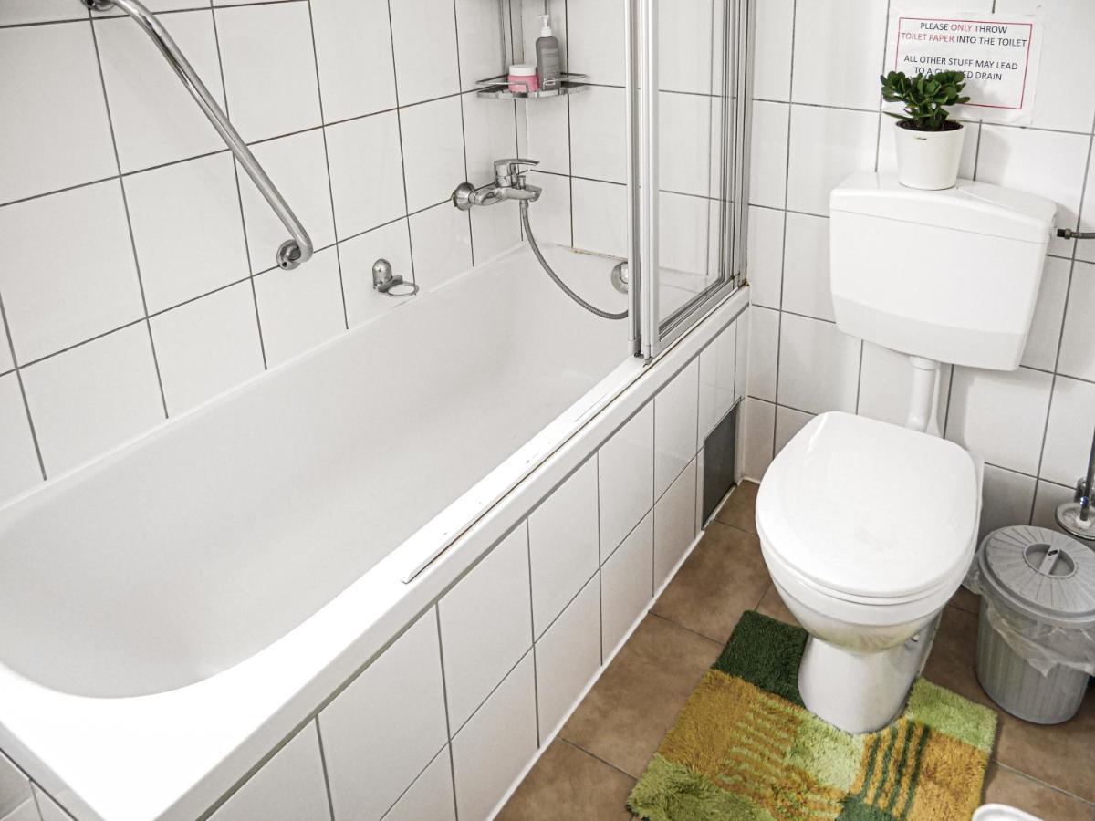 Gemuetliche Privatzimmer Mit Geteiltem Bad, Kueche Und Garten Munich Exterior photo
